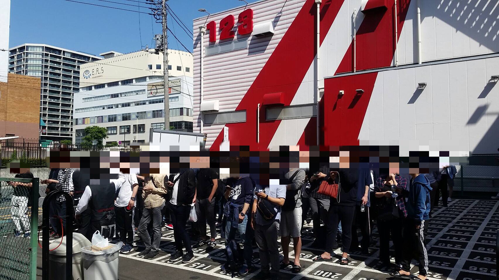 123 横浜 西口 店